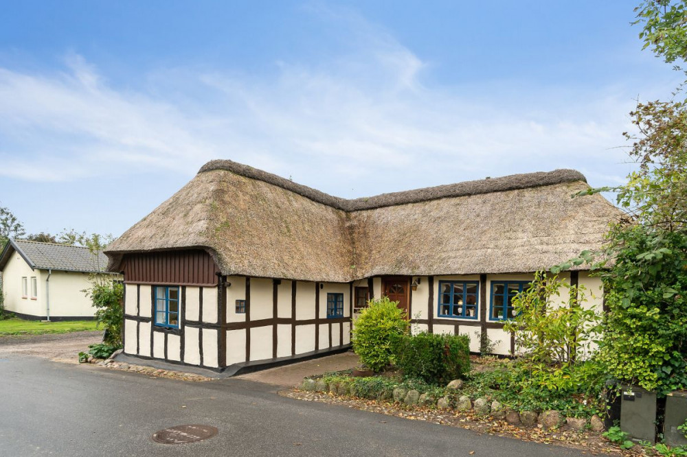 English: Accommodation – We’re Happy to Help